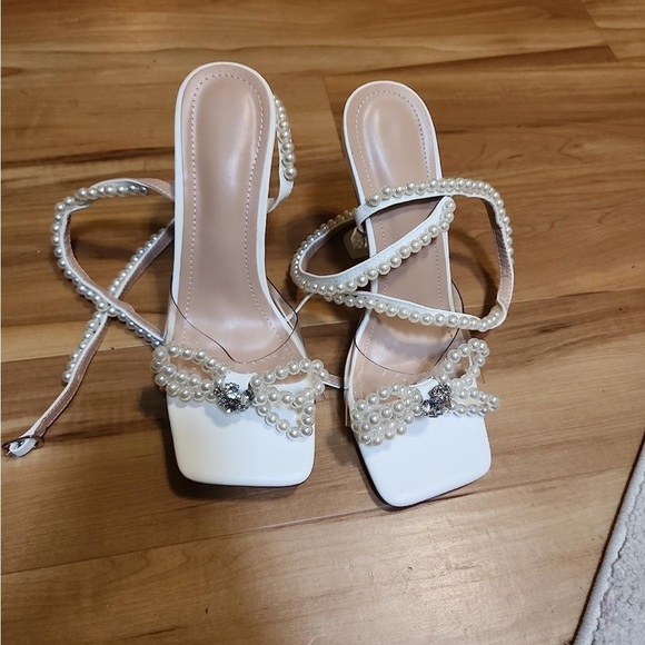 White Pearl heels - Picture 4 of 5